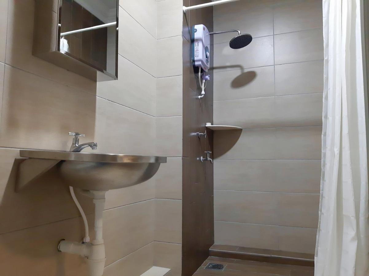 Blue Eyes Hotel Кепала Батас Экстерьер фото